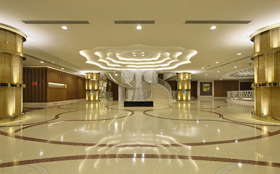 使用格林雅防火板裝修的靜雅海鮮高檔餐廳大廳 使用格林雅防火板裝修的靜雅海鮮高檔餐廳大廳