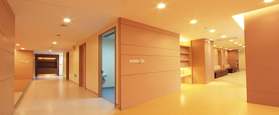格林雅防火板裝修的廈門大學附屬中山醫院廊道 格林雅防火板裝修的廈門大學附屬中山醫院廊道